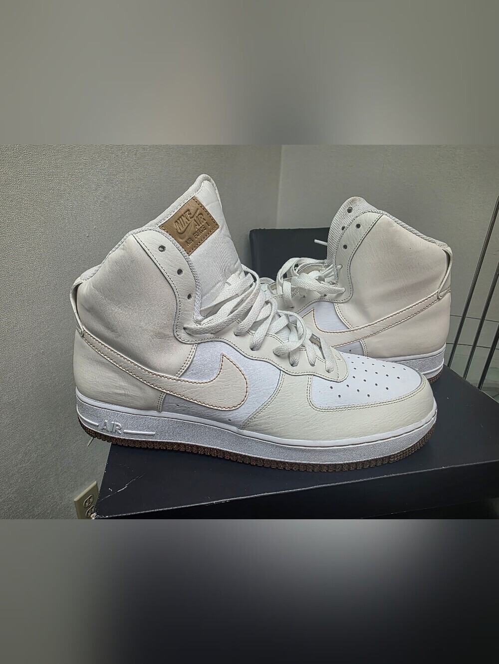 Nike High-Top Leather air Force One Sneakers - White/Tan